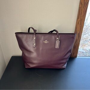 Coach Burgundy Plum Pebbled Leather Gold Tote Purse F1647
